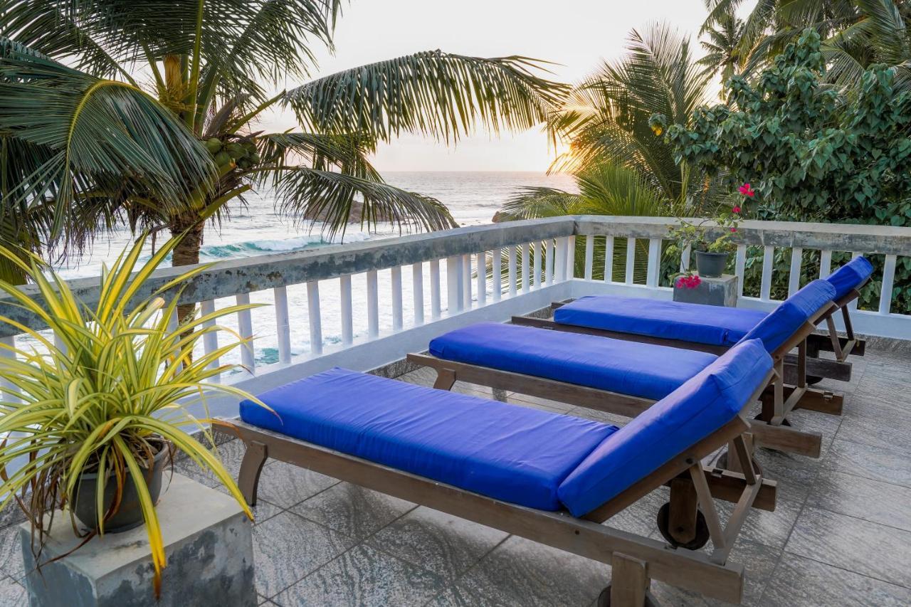 Blue Sky Beach Resort Unawatuna Exterior photo