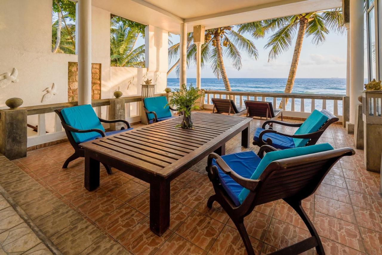 Blue Sky Beach Resort Unawatuna Exterior photo