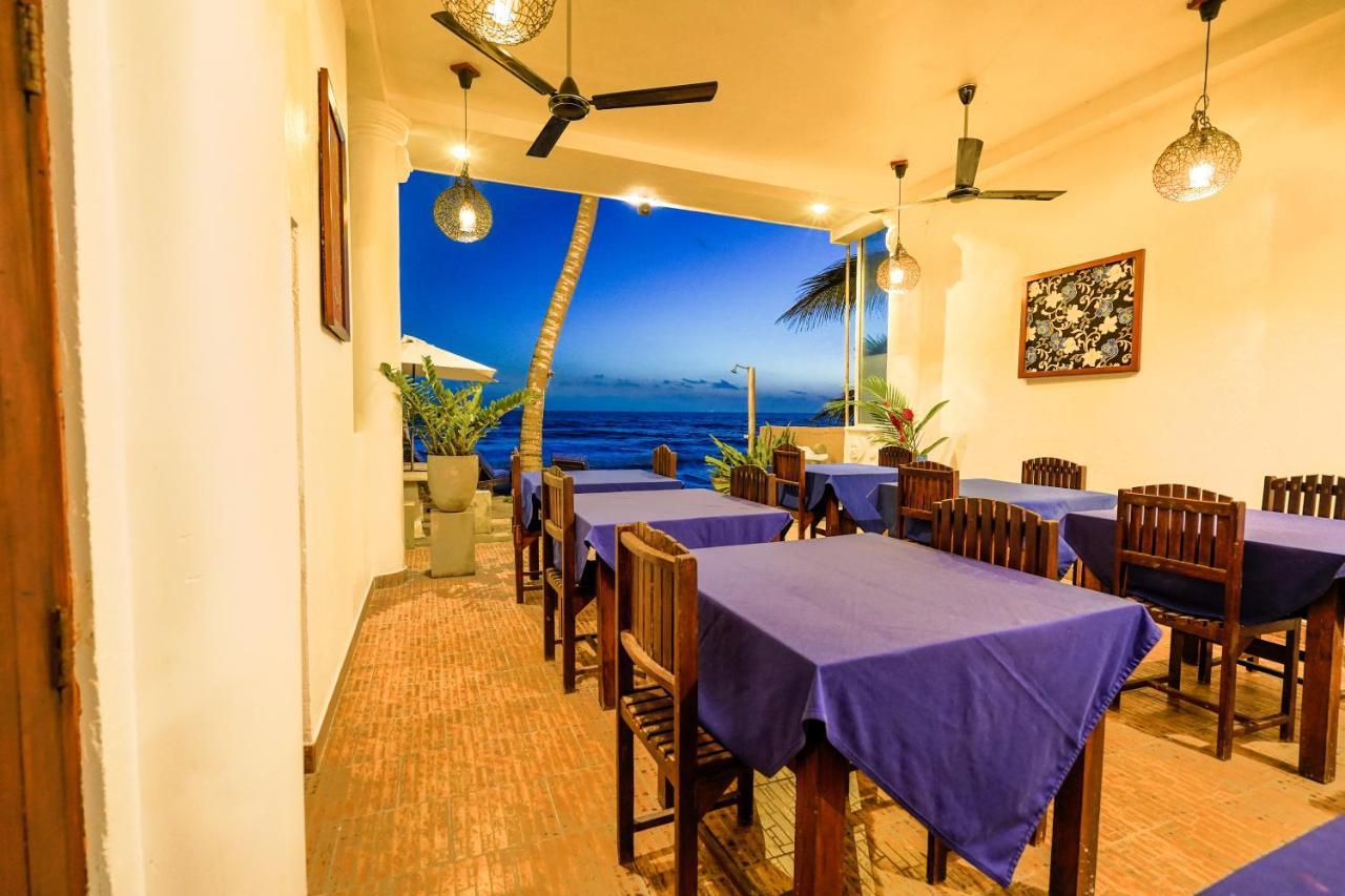 Blue Sky Beach Resort Unawatuna Exterior photo