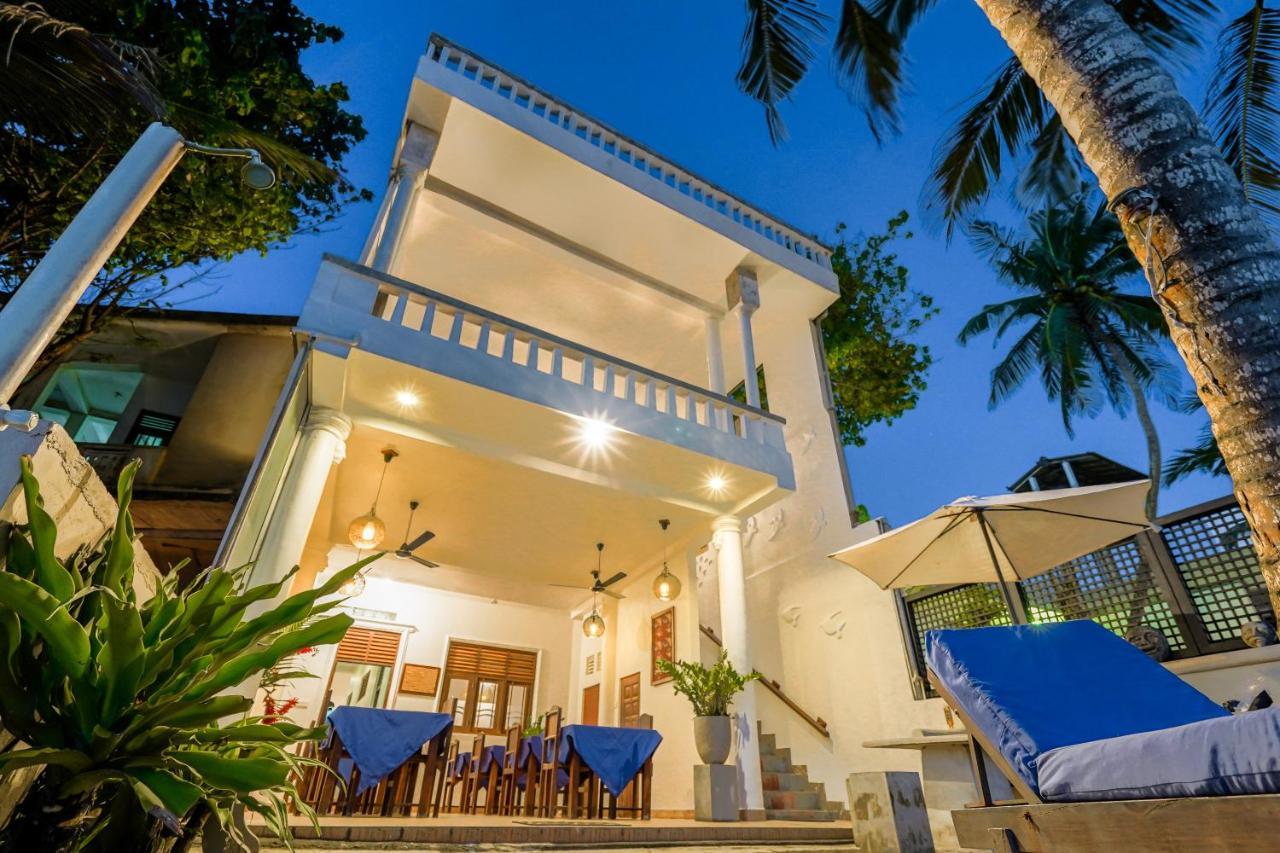Blue Sky Beach Resort Unawatuna Exterior photo